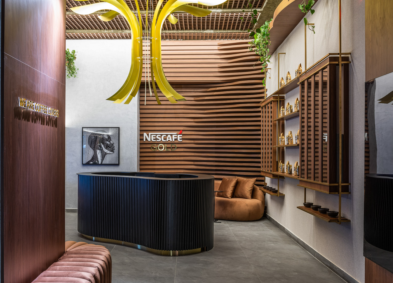 CASACOR São Paulo 2022: Fernanda Rubatino Arquitetura assina “Nescafé Gold” ambiente acolhedor que conduz visitantes a uma jornada sensorial pelo universo do café
