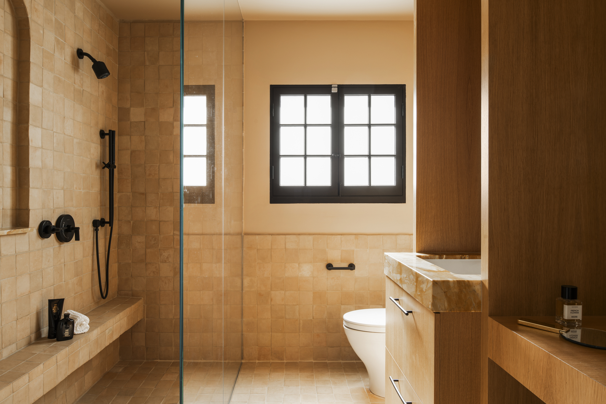 Como escolher piso para banheiro antiderrapante