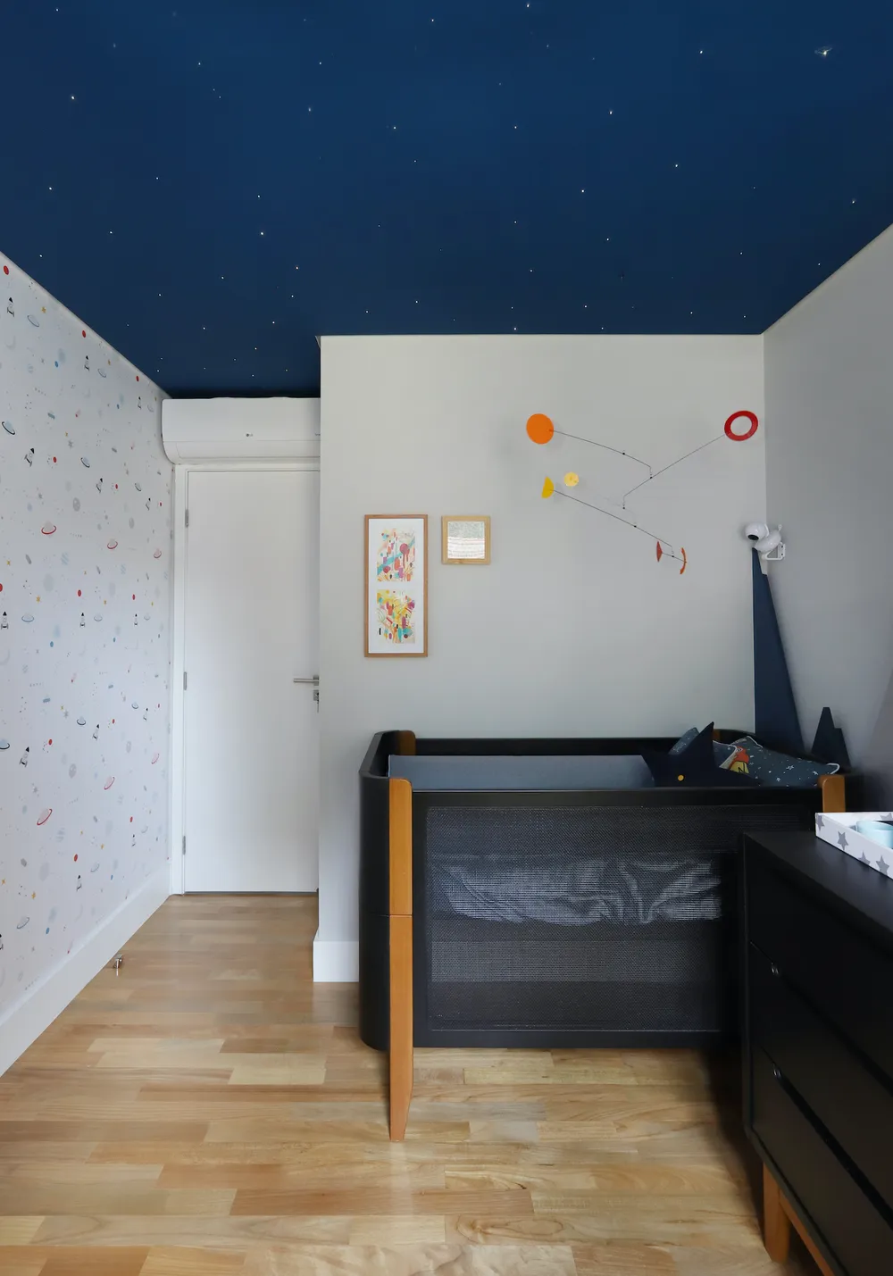 39 projetos com papel de parede no quarto do bebê