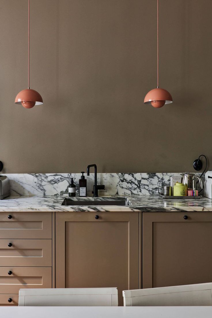 Mocha Mousse: como usar a cor de 2025 da Pantone na decoração + paletas e inspirações