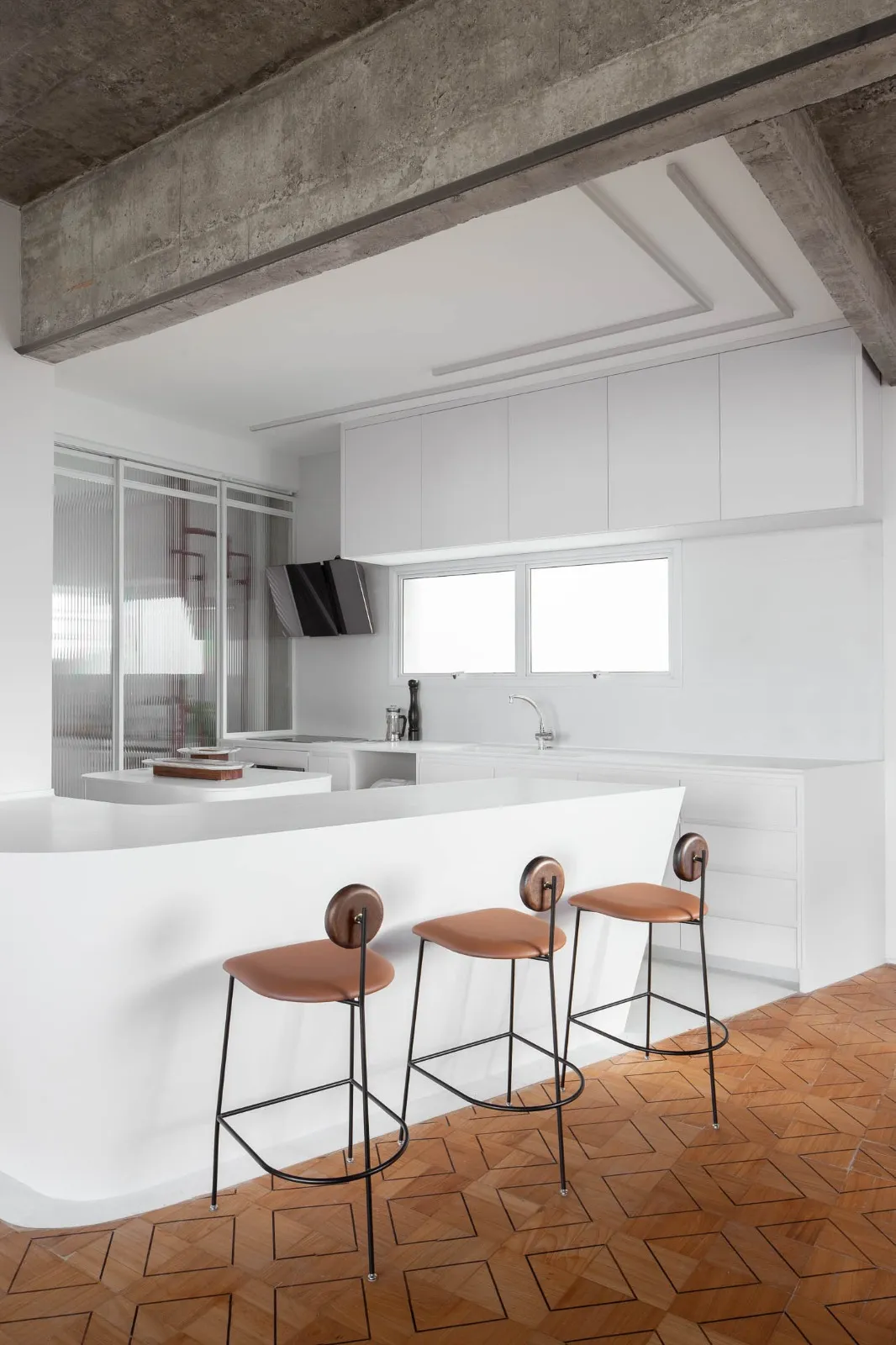 Cozinhas de apartamentos pequenos: 36 ideias para aproveitar melhor o espaço